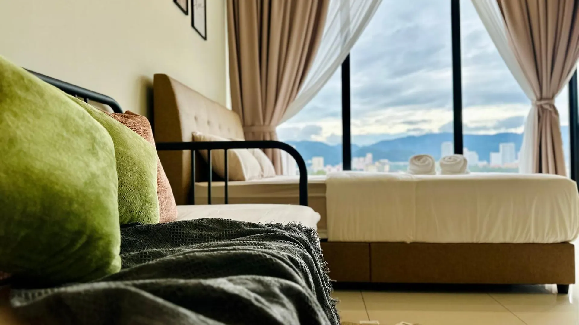 New Georgetown Modern City View 2Br Homestay For 10Pax 无敌美景两房民宿 Beacon Executive Suite アパート
